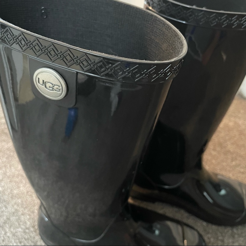 UGG black SHAYE Rainboot size 6